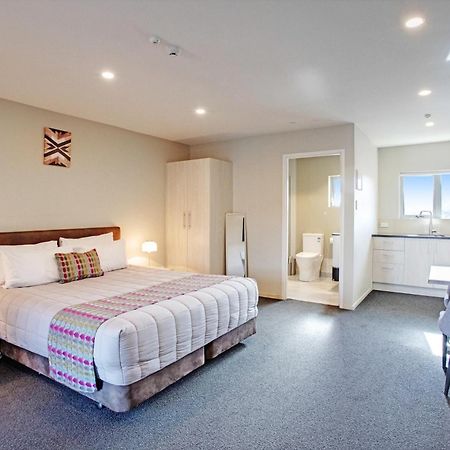 Ellerslie Palms Motel Оукланд Екстериор снимка